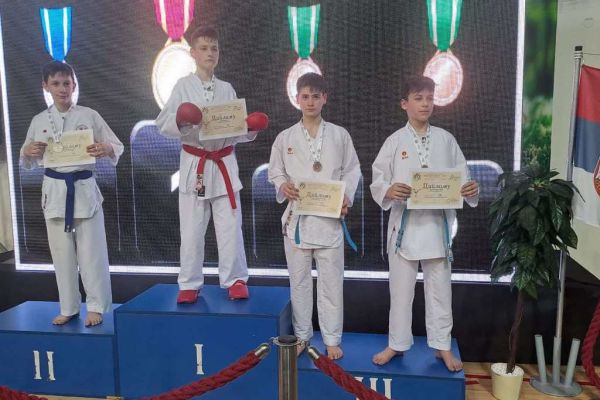 takmicenje-karate-1FEC7F921-44CD-FFD6-38A6-27C0AD9D00C2.jpg